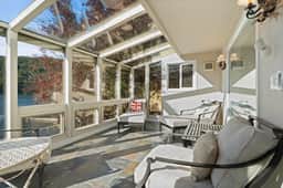Lake Samish Retreat - Image 4