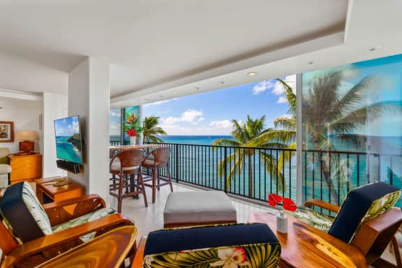 Kaimana Beach Penthouse