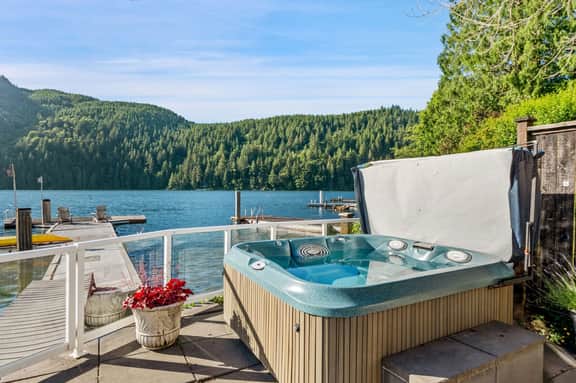 Lake Samish Retreat - Image 2