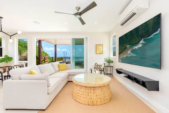 Majestic Mahakea Oceanfront Oasis - Image 5