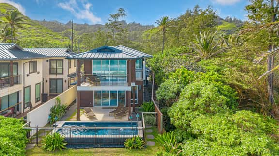 Majestic Mahakea Oceanfront Oasis - Image 3